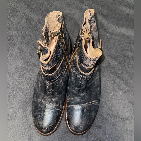 EUC BECCA Bed Stu ankle boots - Picture 12 of 13